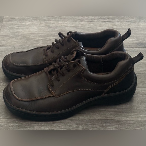 Skechers Men's Brown Leather Square Toe Oxfords - SN 4467 - Size 8.5 Skechers Men's Brown Leather Square Toe Oxfords - SN 4467 - Size 8.5